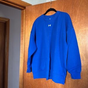 Women’s Under Armour oversized sweatshirt size M